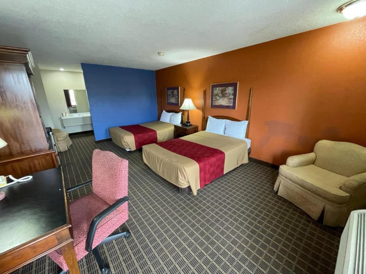 Knights Inn & Suites Emporia Exterior foto