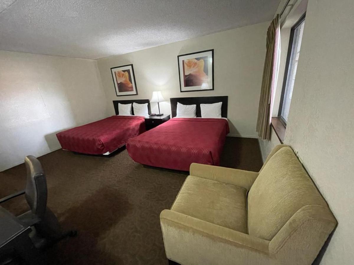 Knights Inn & Suites Emporia Exterior foto